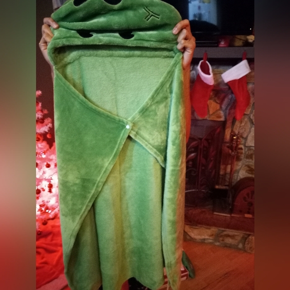 Miniso Cartoon Green Snugible Kids Wearable Blanket Sloungy Fleece Nestle Hooded - Picture 7 of 8
